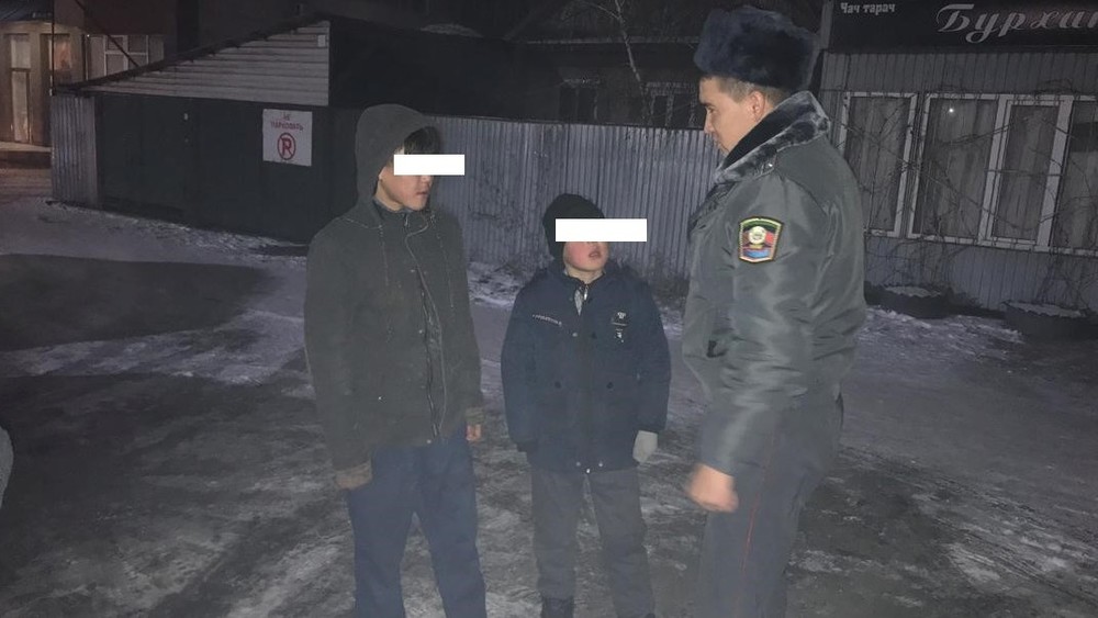 Милиционеры проводят рейд «Подросток ночь»