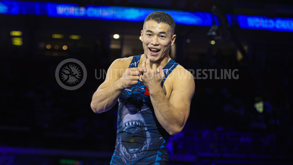 Акжол Махмудов