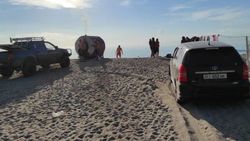 «Тойота» с подложными номерами заехала на пляж озера Иссык-Куль