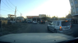 «Субару» повернул на Кулатова со среднего ряда, не включив поворотник. Видео