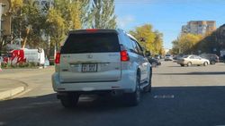 Lexus GX 470 едет по встречке на Московской. Фото Lexus GX 470 едет по встречке на Московской. Фото