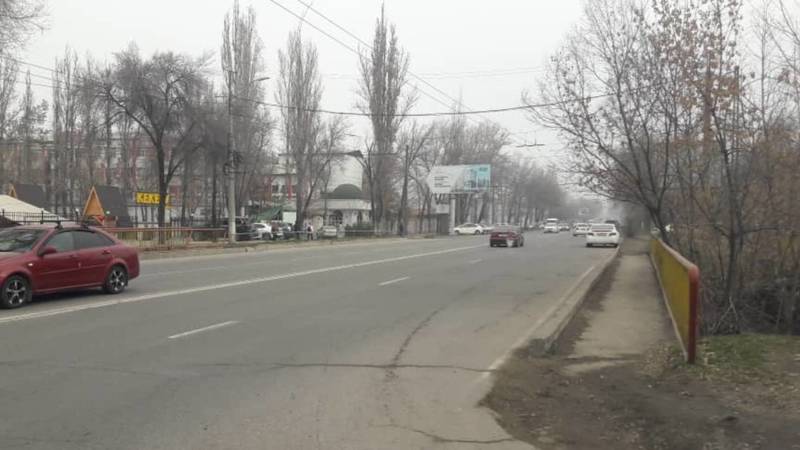 Машины, припаркованные на мосту у ГорГАИ, убраны, - УПСМ. Фото и видео