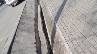 Сотрудники УОБДД ищут виновника, который повалил столб в арык, - мэрия