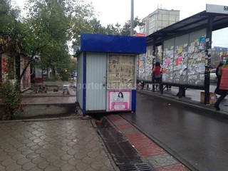 Разве можно ставить камки на тротуары? - читатель <i>(фото)</i>