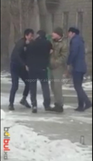 Драка водителей бишкекских маршруток <b><i>(видео)</i></b>