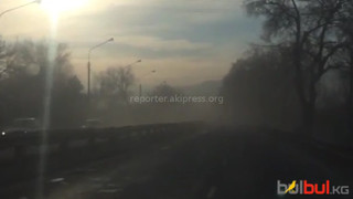 На трассе Бишкек-аэропорт Манас из-за ремонтных работ стоит пыль, - горожанин (видео) На трассе Бишкек-аэропорт Манас из-за ремонтных работ стоит пыль, - горожанин (видео)