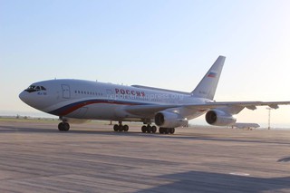 Фото самолета, на котором прилетел глава правительства РФ Д.Медведев
