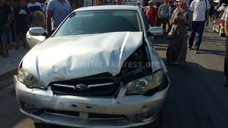 В Оше под мостом каждый день случаются ДТП, а городские службы не решают проблемы с дорожными знаками, - читатель <i>(фото)</i>