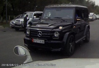 Водитель «Гелендвагена» на перекрестке Салиева-Курманжан Датка выехал на встречную полосу и создал аварийную ситуацию <i>(видео, фото)</i>