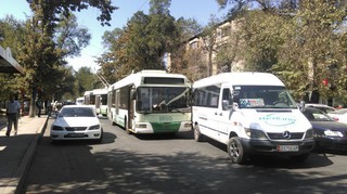 На ул.Московской произошло небольшое ДТП с участием троллейбуса и маршрутки, - очевидец (фото)