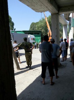 В Лейлекском районе КамАЗ врезался в здание КПП «Кулунду-Автодорожный» (фото)