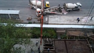 Законно ли возобновилось строительство возле дома №42 на ул.Ибраимова в Бишкеке? - читатель <i>(фото)</i>