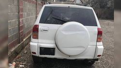 На Логвиненко-Чуйкова стоит Toyota без заднего госномера, - читатель (фото) На Логвиненко-Чуйкова стоит Toyota без заднего госномера, - читатель (фото)