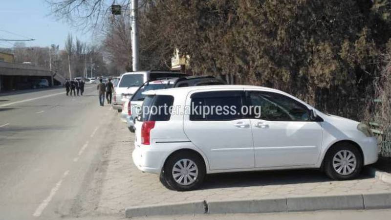 Кафе «Бухара» огородило тротуар на ул.Жумабека законно, - мэрия