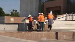 На площади Ала-Тоо сотрудники «Тазалыка» не мыли тряпки в фонтане, они набирали воду в ведра, - мэрия