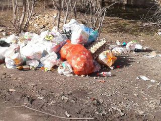 Житель Рабочего городка жалуется на стихийную свалку
