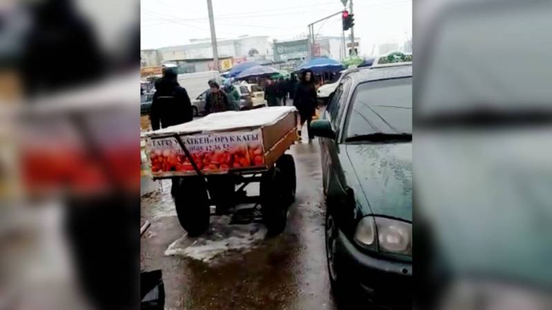 На Киевской-Бейшеналиевой водители не соблюдают ПДД. Видео
