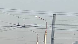 Мэрия ответила почему на ул.Ахунбаева в Джале днем постоянно горит уличное освещение