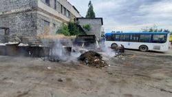 В отношении Бишкекского автотранспортного предприятия составлен протокол за сжигание отходов. Фото