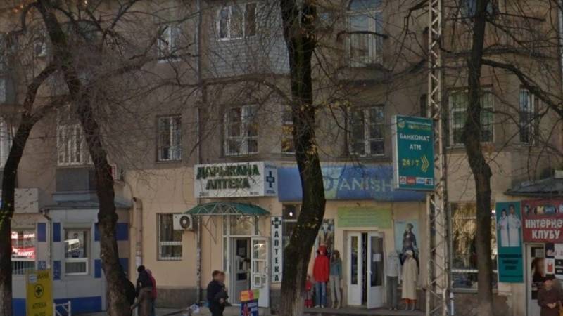 Бишкекчанин Азамат купил 3 ампулы «Клексана» за 5250 сомов. Фото