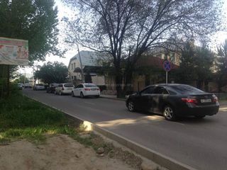 Парковка в зоне действия знака «Остановке запрещена»