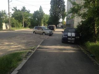 Парковка на тротуаре