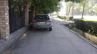 Парковка на тротуаре