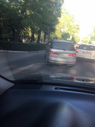Выезд на полосу для общественного транспорта