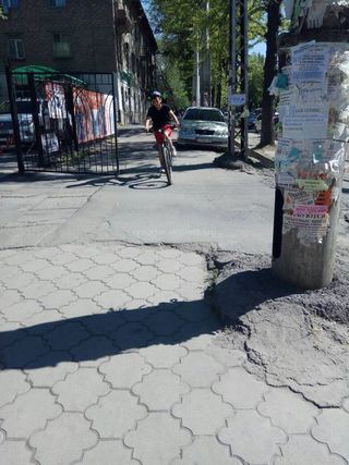 Парковка на тротуаре