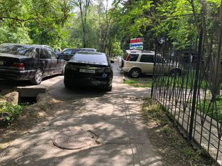 Парковка на тротуаре