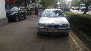 Парковка на тротуаре
