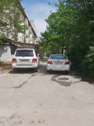 Парковка на тротуаре