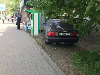 Парковка на газоне