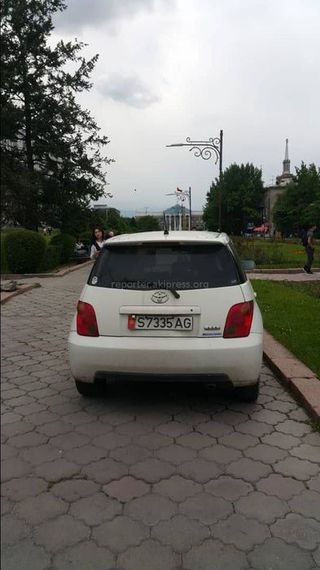 Парковка на тротуаре