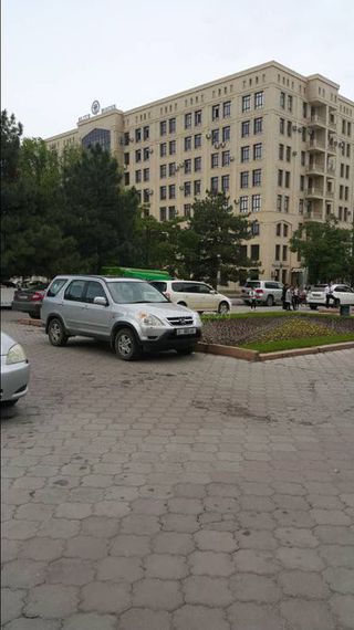 Парковка на тротуаре