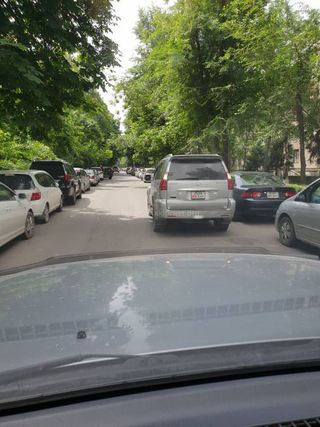 Парковка вторым рядом