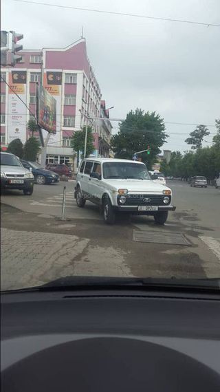 Парковка на пешеходном переходе