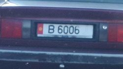 Водитель «Ауди С4» скрыл одну букву на госномере, - очевидец