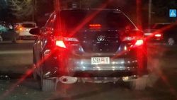 «Тойота» с дипномерами заехала за стоп-линию на ул.7 апреля. Фото очевидца