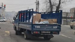 «Портер» заехал за стоп-линию на Кулатова. Фото «Портер» заехал за стоп-линию на Кулатова. Фото