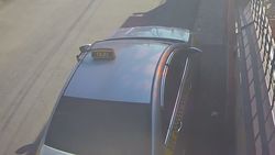 Таксист на «Хендай» выбросил мусор из окна и уехал. Видео Таксист на «Хендай» выбросил мусор из окна и уехал. Видео