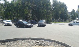 На Ибраимова-Жумабека столкнулись 3 автомобиля, - читатель <b><i>(фото)</i></b>