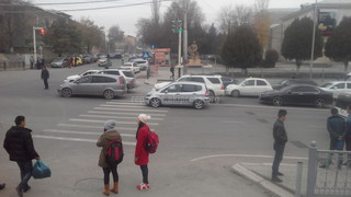 Законно ли стоять на односторонней улице против направления движения и ездить по встречной полосе перед ДПС? - автолюбитель <b><i>(фото, видео)</i></b>