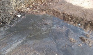 В селе Бостери нечистоты продолжают стекать во двор, только теперь в арык, - житель (фото, видео)