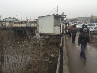 В Оше над рекой Ак-Буура возвели павильоны, - горожанин <b><i>(фото)</i></b>