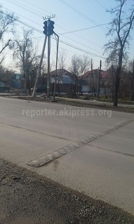 Читатель просит убрать лежачий полицейский на пересечении улиц Бакаева-Алтымышева (фото)
