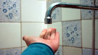 Читатели сообщают об отсутствии горячей воды в некоторых районах Бишкека