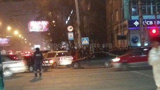 Читатели выразили недовольство заторами, образовавшимися по ул.Киевская, Манаса, Турусбекова, Исанова и Чуй (фото) Читатели выразили недовольство заторами, образовавшимися по ул.Киевская, Манаса, Турусбекова, Исанова и Чуй (фото)