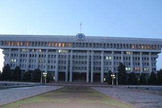 Фото — Куранты Бишкека бьют 20:10