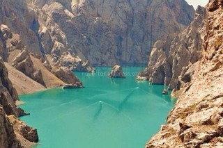 Фотодосье городов и красивых мест Кыргызстана. Озеро Коль-Суу Фотодосье городов и красивых мест Кыргызстана. Озеро Коль-Суу